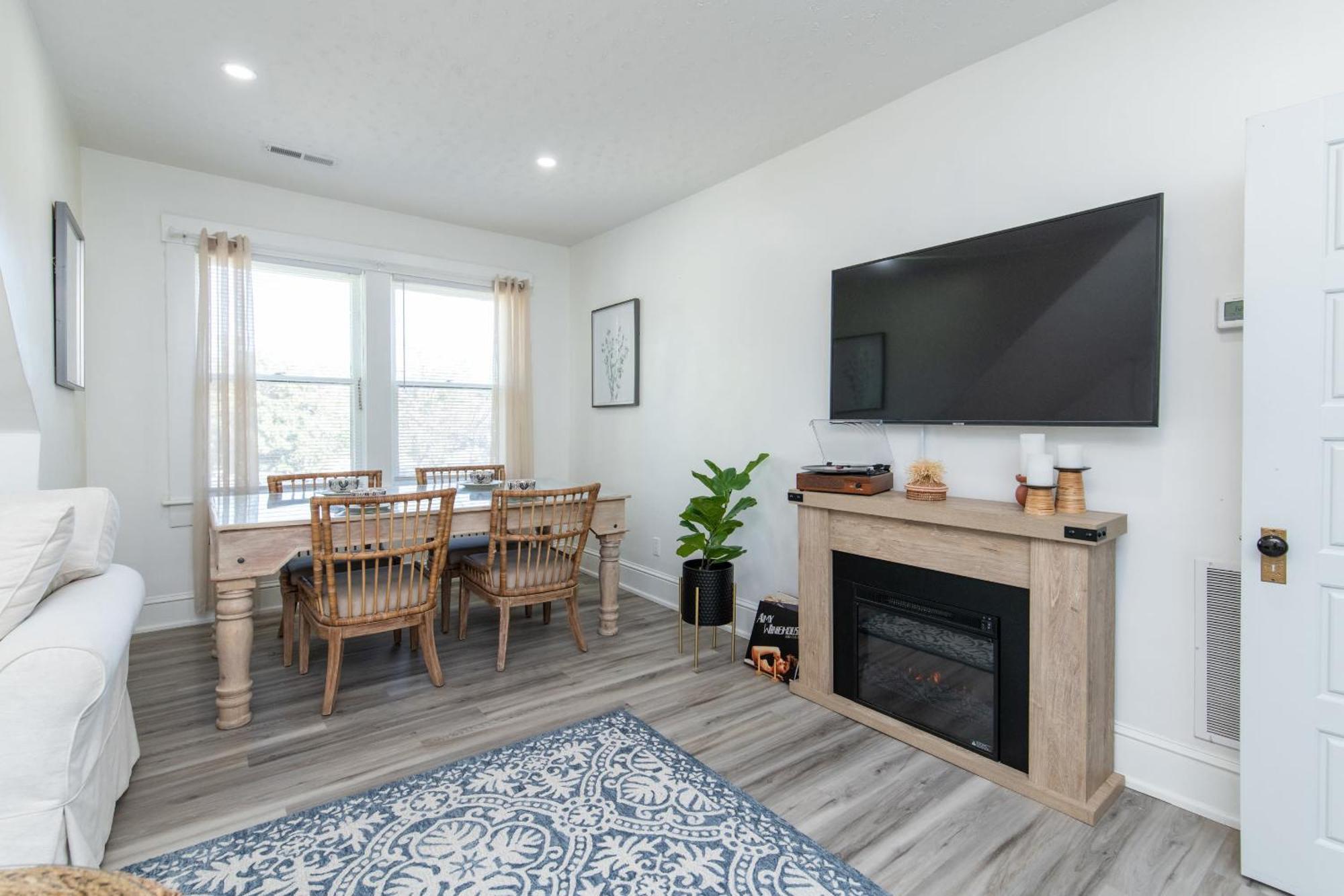 Loft On Capital - Ideally Located To Distilleries Frankfort Luaran gambar